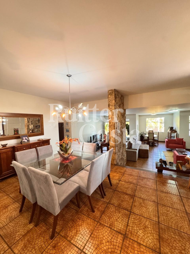 Casa com 3 Quartos à Venda, 560,00 m² - Foto 2