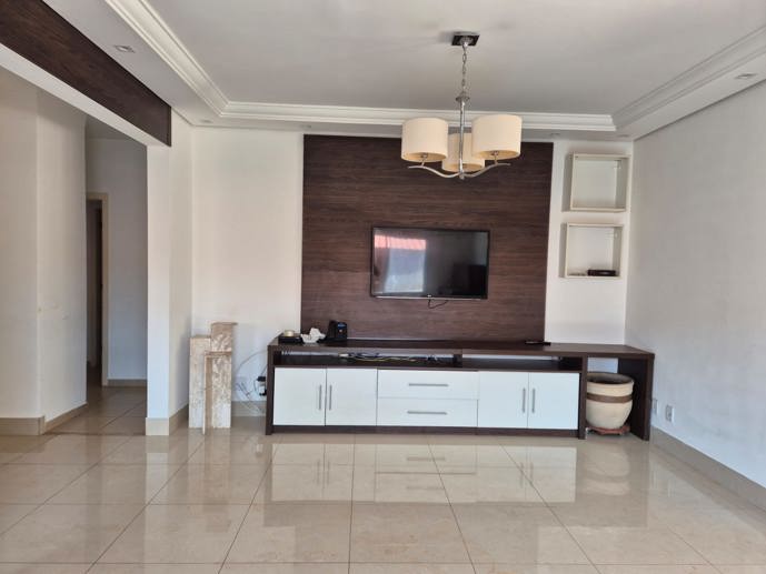 Casa com 4 Quartos à Venda - Foto 4