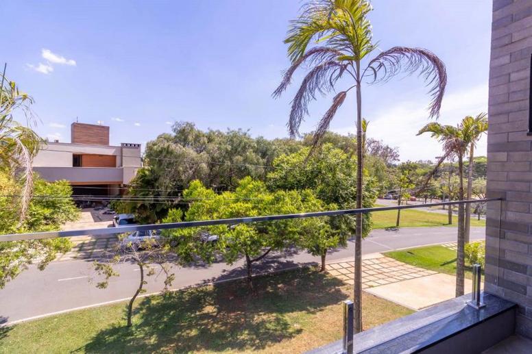 Casa com 4 Quartos à Venda - Foto 4