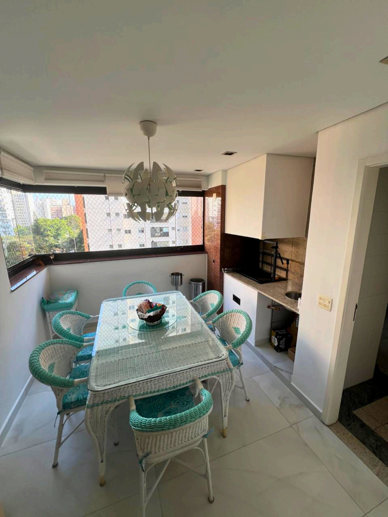 Apartamento com 4 Quartos à Venda, 225,00 m² - Foto 2
