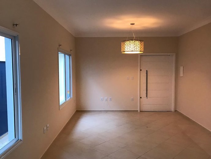 Casa com 3 Quartos à Venda - Foto 2