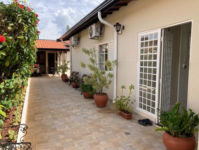 Casa com 4 Quartos à Venda - Foto 1