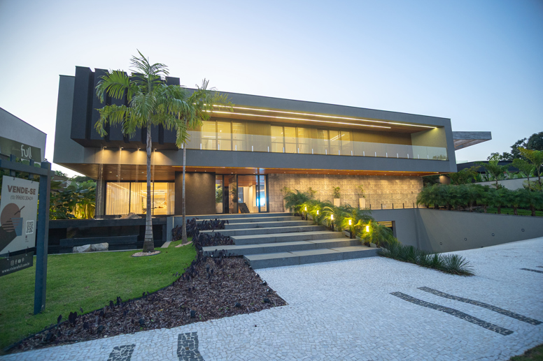 Casa com 7 Quartos à Venda, 1.389,00 m² - Foto 2