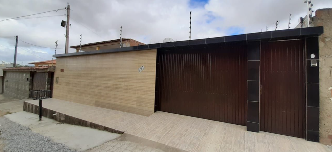 Casa com 4 Quartos à Venda - Foto 1