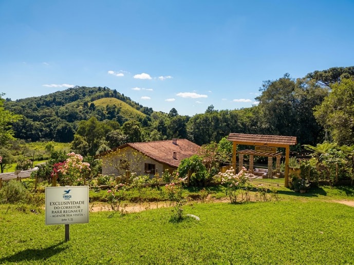 Rural com 3 Quartos à Venda, 24.946,87 m² - Foto 1