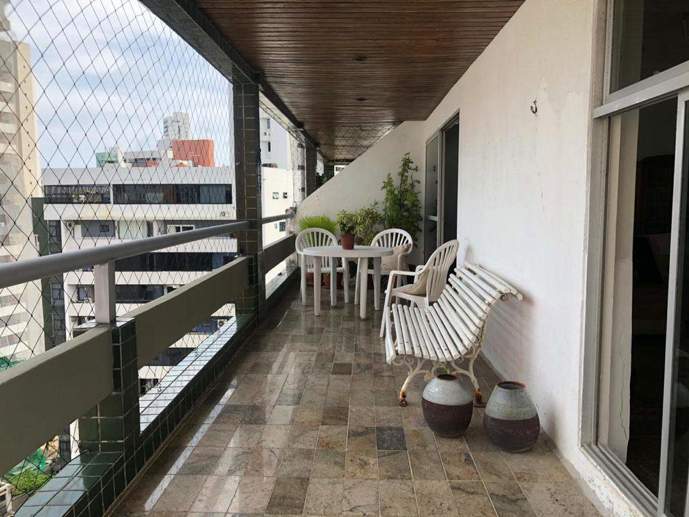 Apartamento com 4 Quartos à Venda - Foto 2