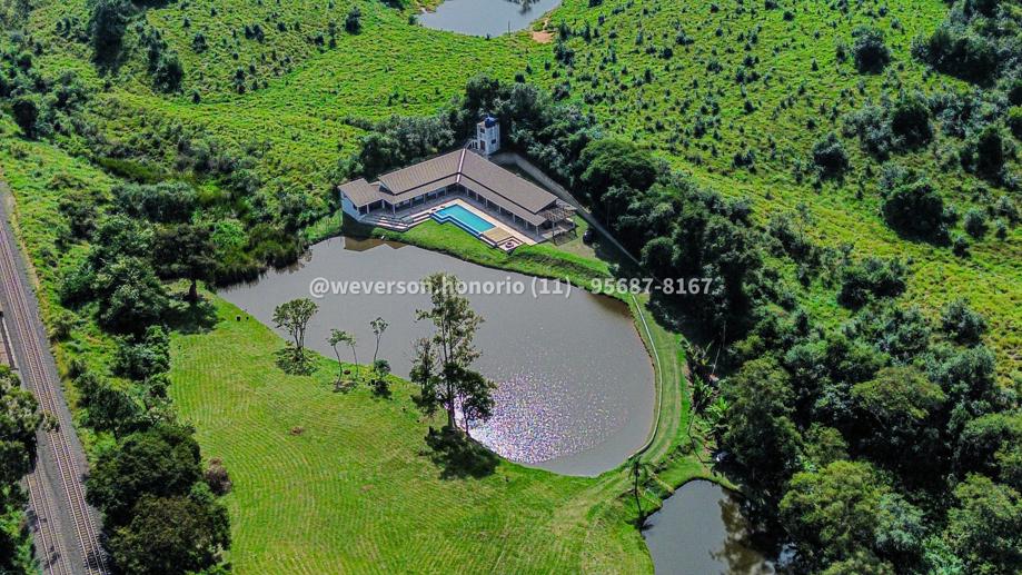 Casa com 6 Quartos à Venda, 24.000,00 m² - Foto 3