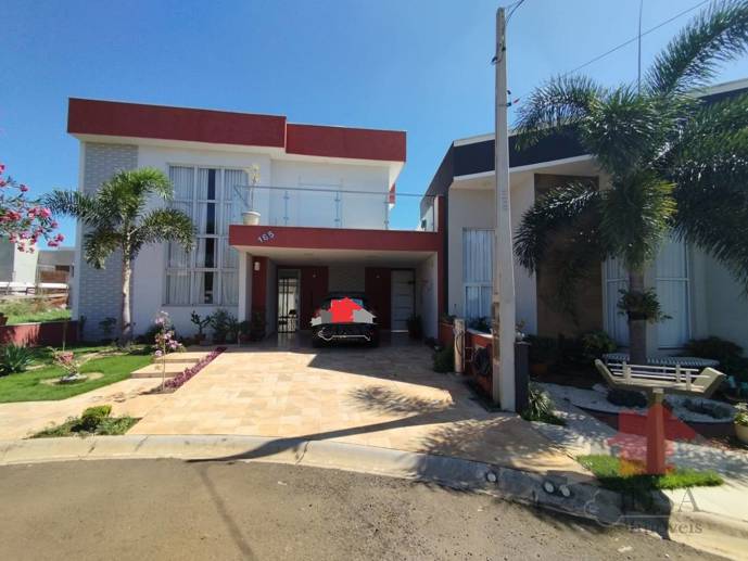 Casa com 4 Quartos à Venda, 250,00 m² - Foto 1