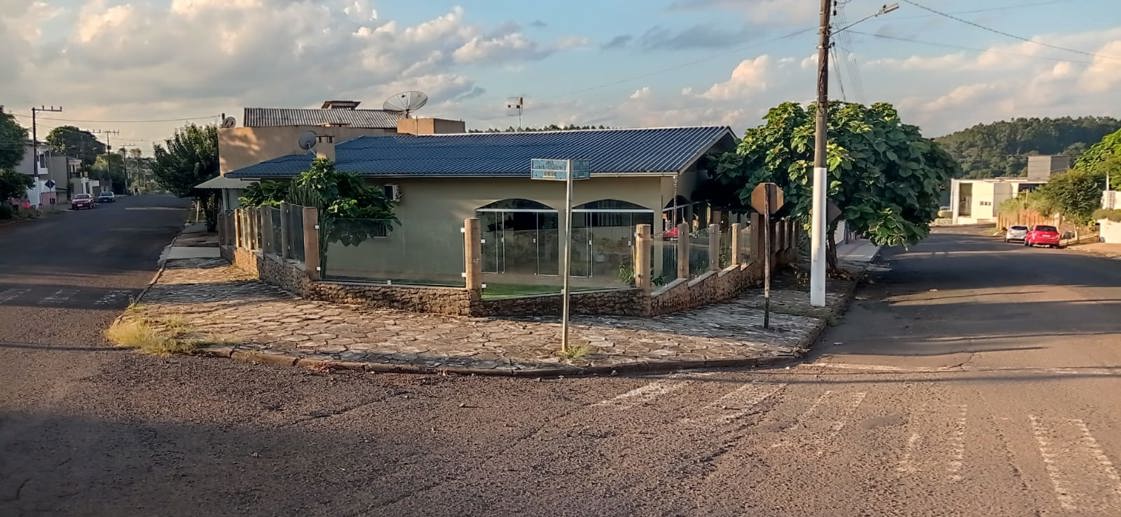 Casa com 4 Quartos à Venda, 220,00 m² - Foto 1