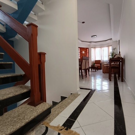 Casa com 3 Quartos à Venda, 209,19 m² - Foto 2