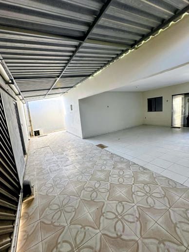 Casa com 3 Quartos à Venda, 330,00 m² - Foto 2