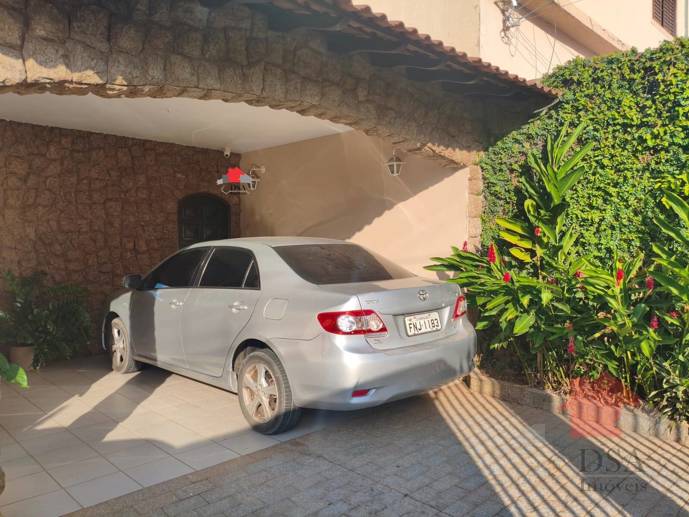 Casa com 3 Quartos à Venda, 300,00 m² - Foto 2