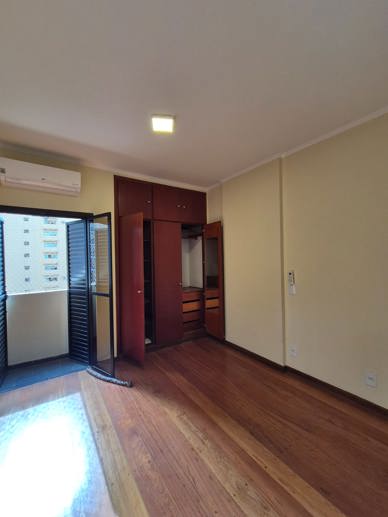 Apartamento com 3 Quartos à Venda - Foto 11