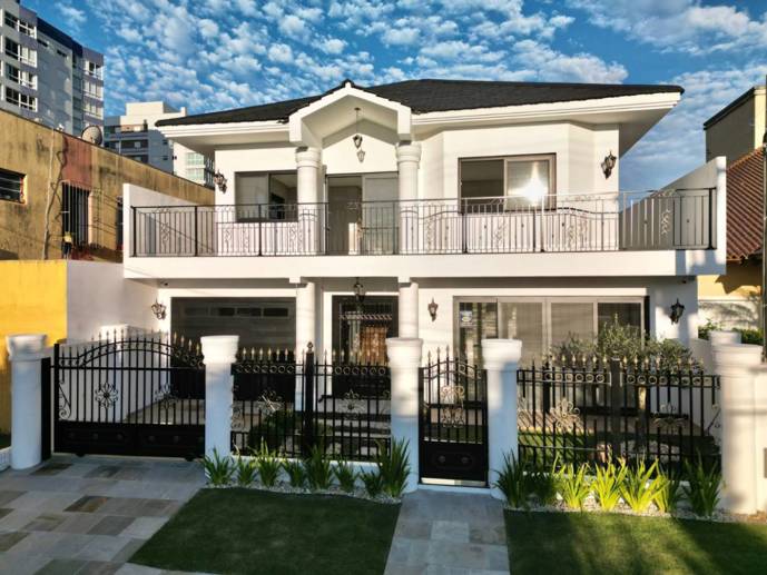 Casa com 5 Quartos à Venda, 460,00 m² - Foto 1