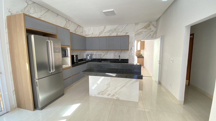 Casa com 3 Quartos à Venda, 360,00 m² - Foto 3