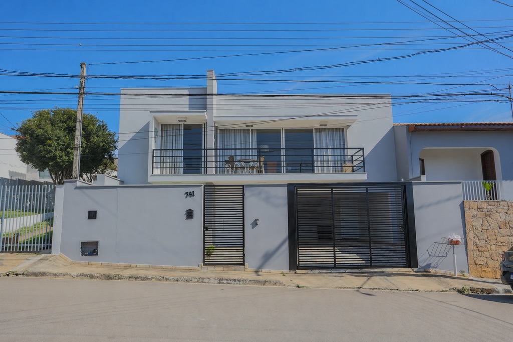 Casa com 3 Quartos à Venda, 360,00 m² - Foto 1