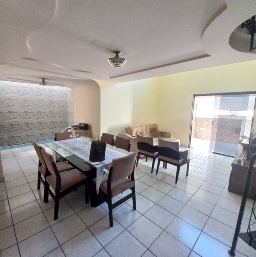Casa com 4 Quartos à Venda - Foto 8