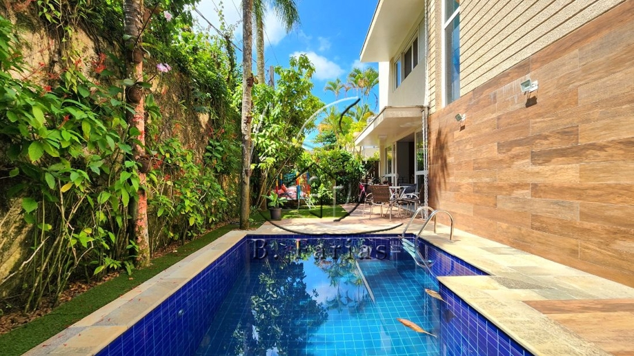 Casa com 4 Quartos à Venda, 325,00 m² - Foto 1