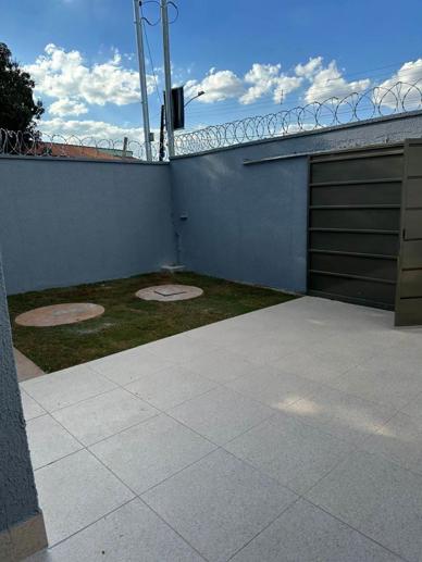 Casa com 2 Quartos à Venda, 180,00 m² - Foto 2
