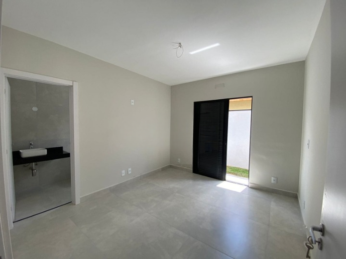 Casa com 3 Quartos à Venda - Foto 11