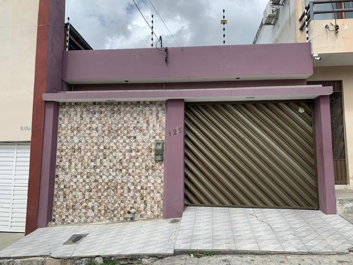 Casa com 3 Quartos à Venda - Foto 1