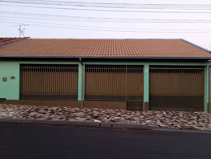Casa com 3 Quartos à Venda - Foto 1