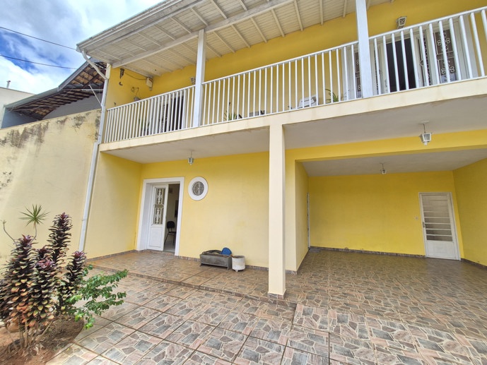 Casa com 3 Quartos à Venda, 260,00 m² - Foto 1