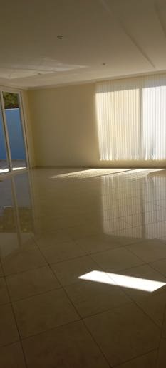 Casa com 3 Quartos à Venda, 325,00 m² - Foto 2