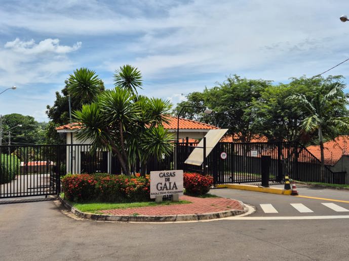 Casa com 4 Quartos à Venda - Foto 1