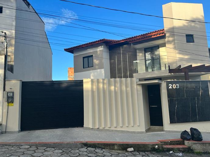 Casa com 3 Quartos à Venda, 300,00 m² - Foto 2