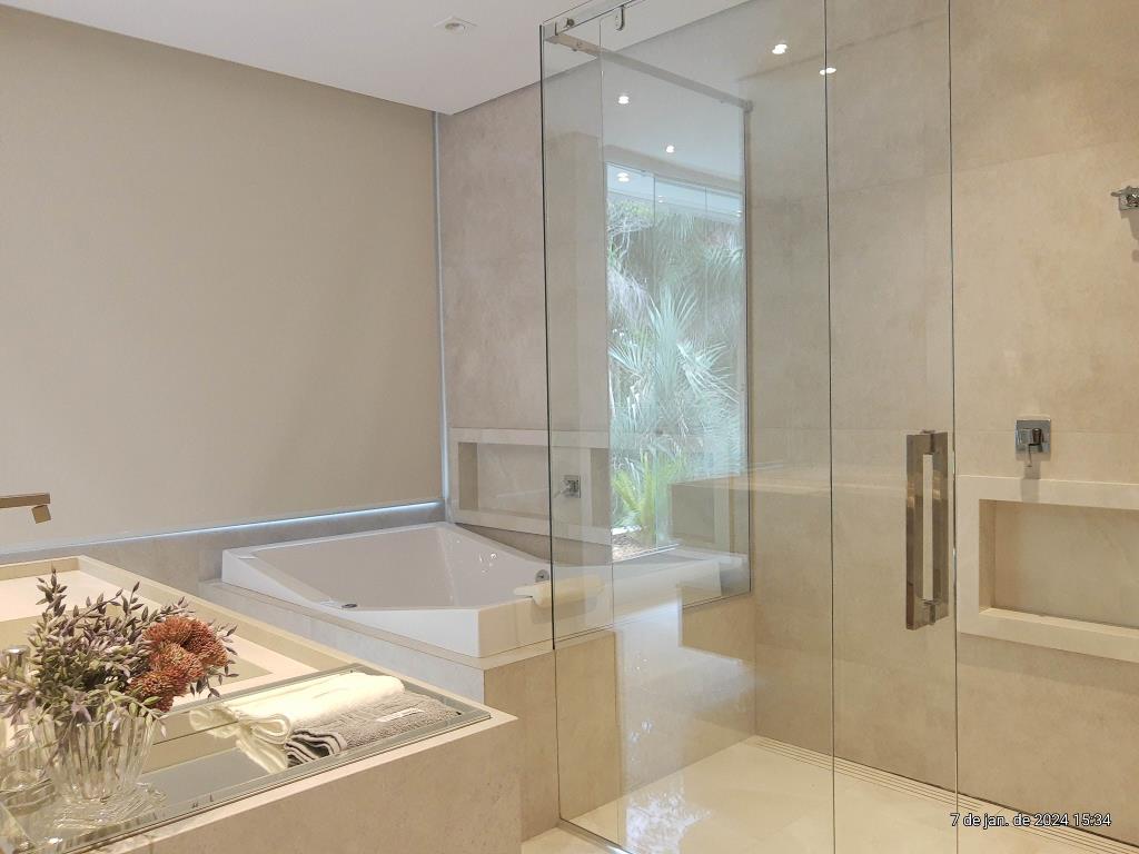 Casa com 6 Quartos à Venda - Foto 42
