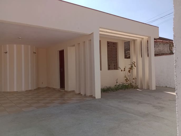 Casa com 3 Quartos à Venda, 300,00 m² - Foto 1