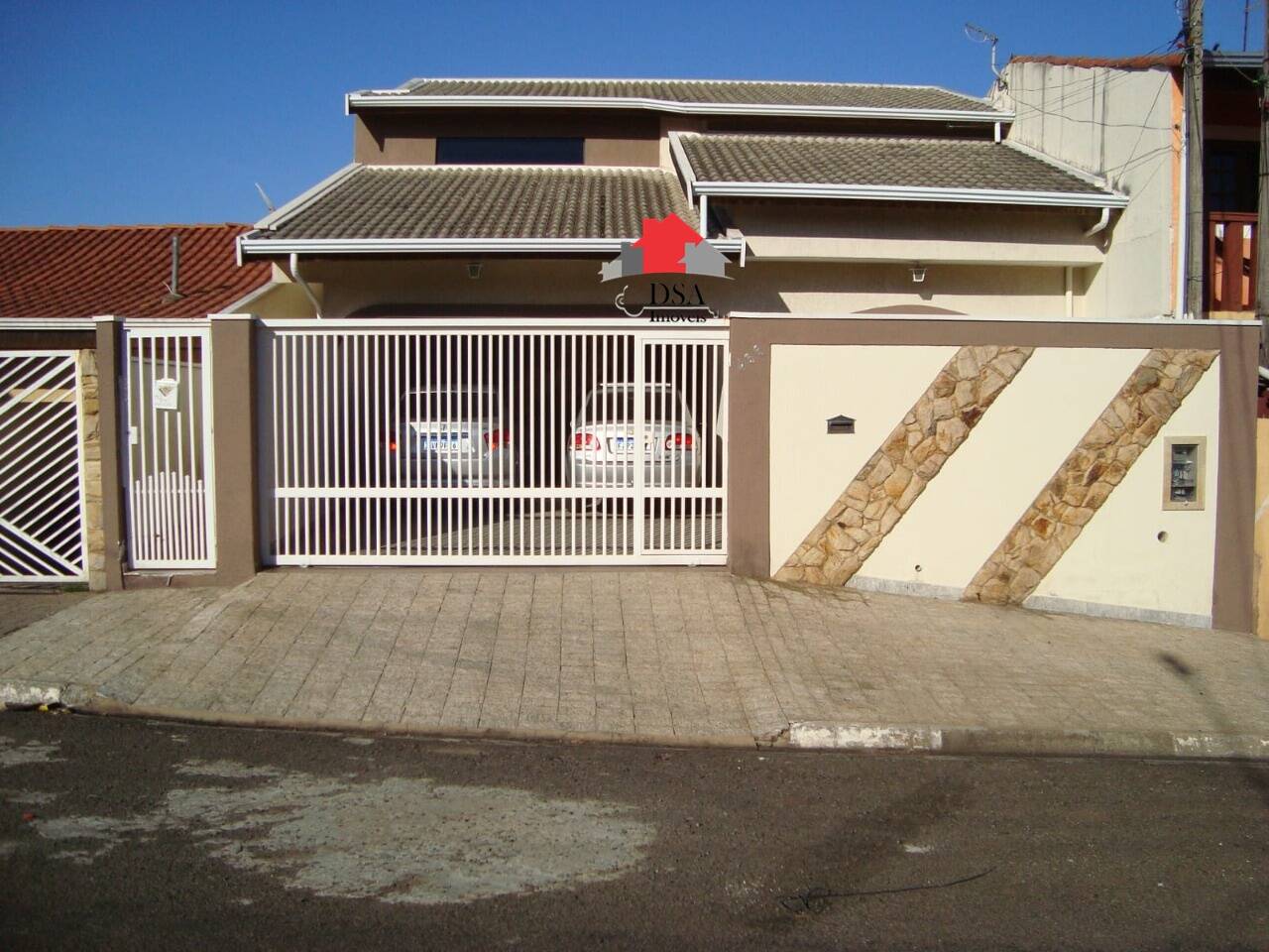 Casa com 3 Quartos à Venda, 250,00 m² - Foto 1