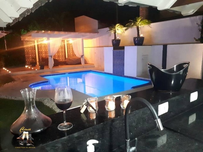 Casa com 4 Quartos para Temporada, 300,00 m² - Foto 1