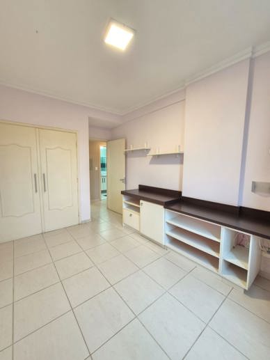 Apartamento com 3 Quartos à Venda - Foto 9