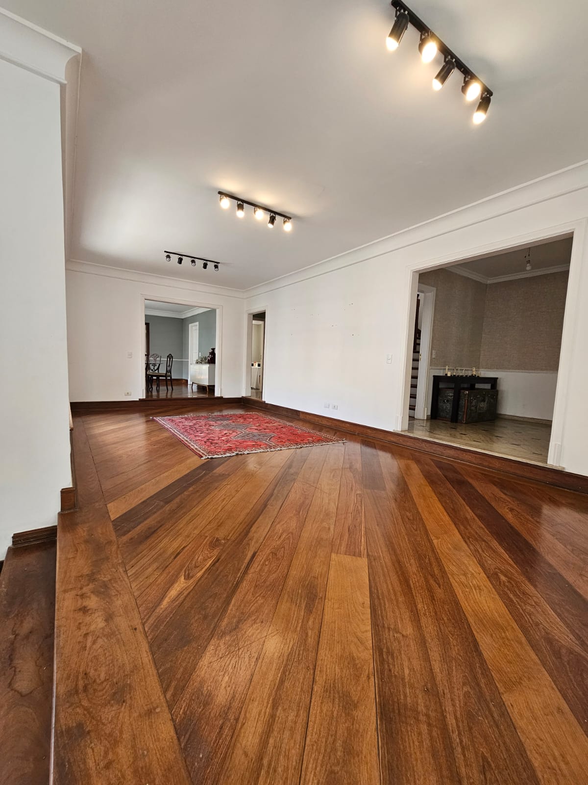 Casa com 4 Quartos à Venda - Foto 4