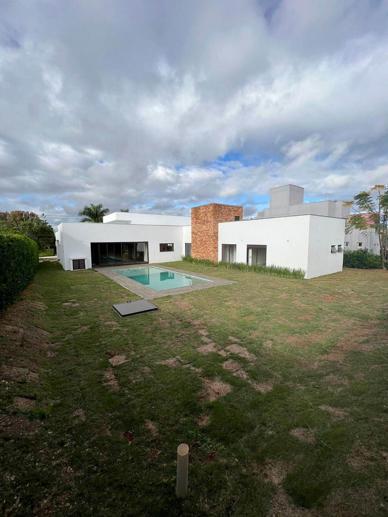 Casa com 4 Quartos à Venda - Foto 2