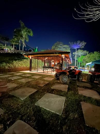 Casa com 4 Quartos à Venda, 40.000,00 m² - Foto 3