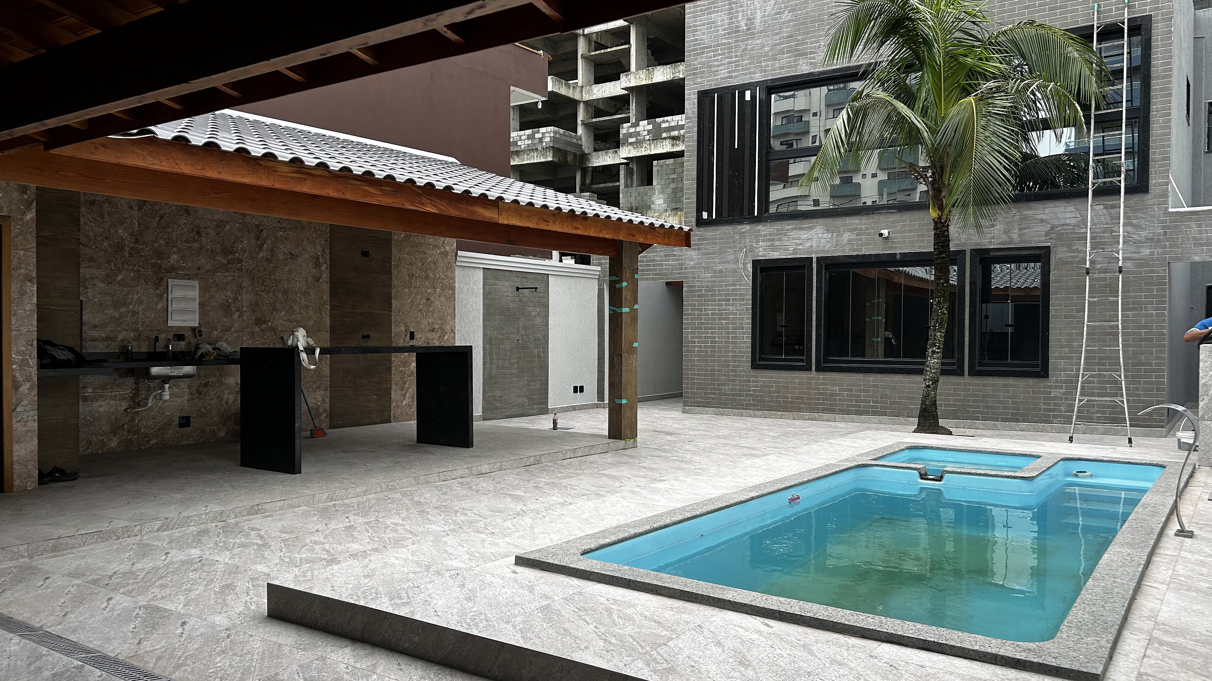 Casa com 4 Quartos à Venda, 310,00 m² - Foto 2