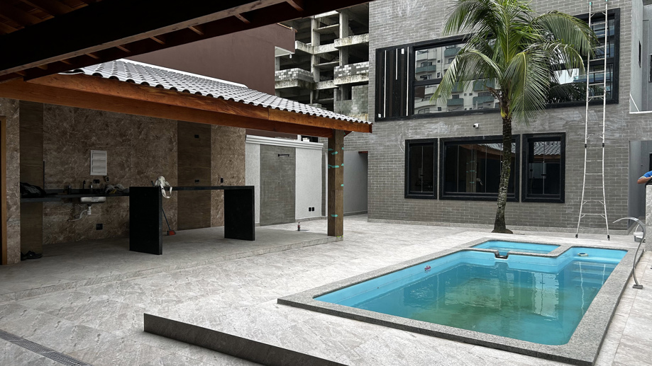 Casa com 4 Quartos à Venda, 310,00 m² - Foto 2