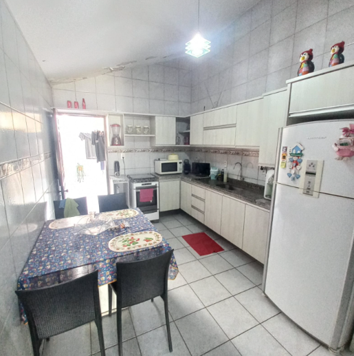 Casa com 4 Quartos à Venda - Foto 6