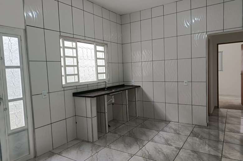 Casa com 2 Quartos à Venda - Foto 4