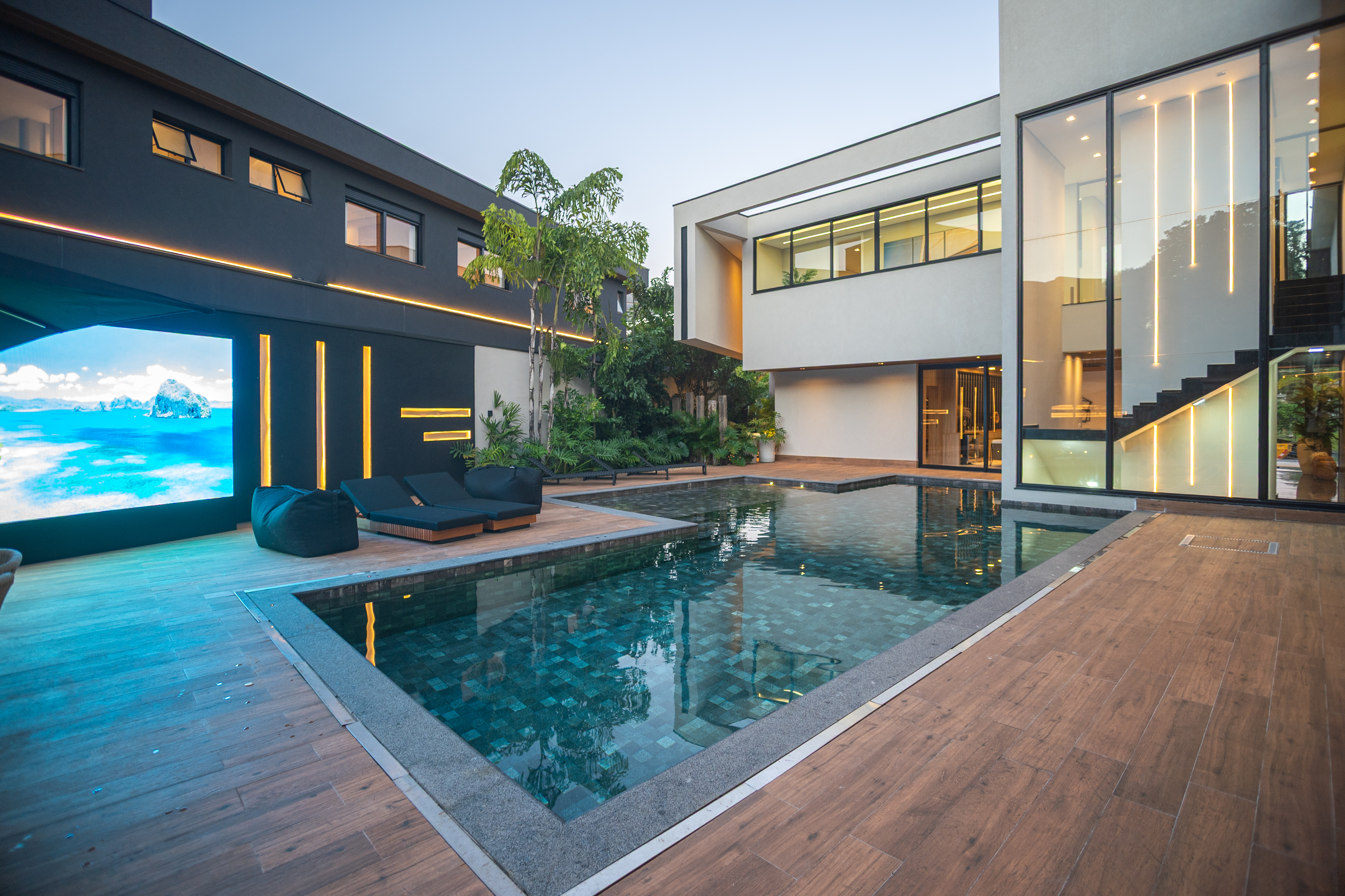 Casa com 7 Quartos à Venda, 1.389,00 m² - Foto 3