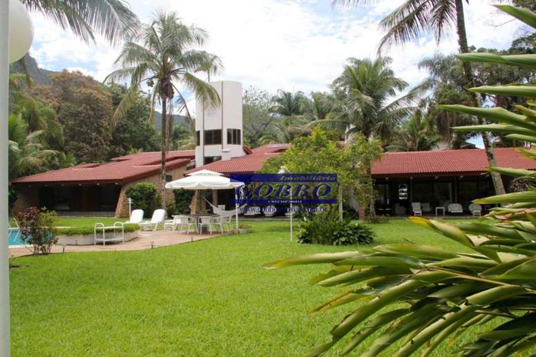 Casa com 5 Quartos à Venda, 2.100,00 m² - Foto 3