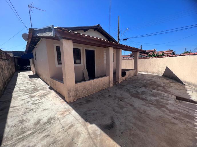 Casa com 2 Quartos à Venda - Foto 2