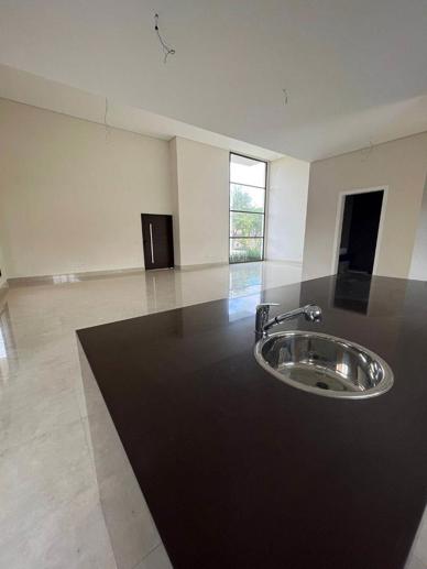 Casa com 4 Quartos à Venda - Foto 4