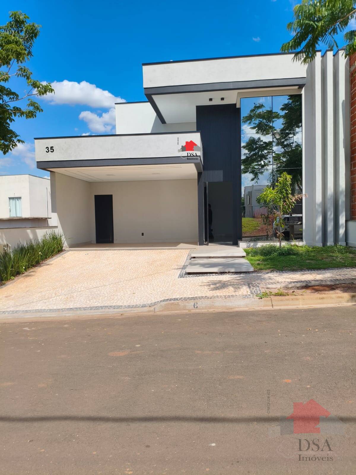 Casa com 3 Quartos à Venda, 260,00 m² - Foto 1