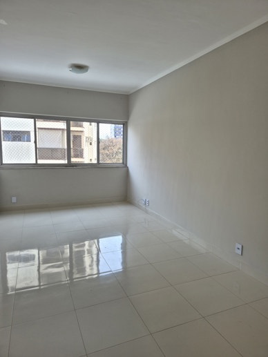 Apartamento com 3 Quartos à Venda - Foto 3