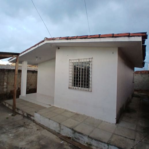 Casa com 2 Quartos à Venda, 200,00 m² - Foto 1