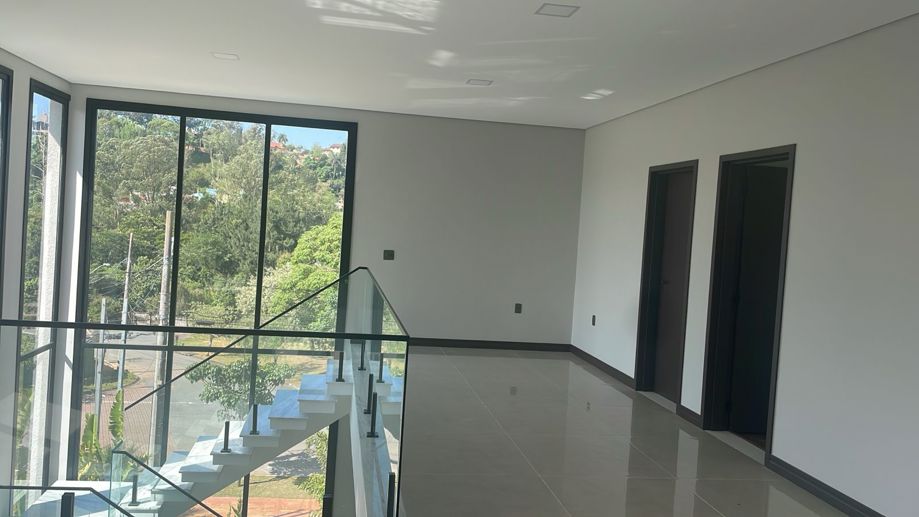 Casa com 3 Quartos à Venda, 365,00 m² - Foto 4